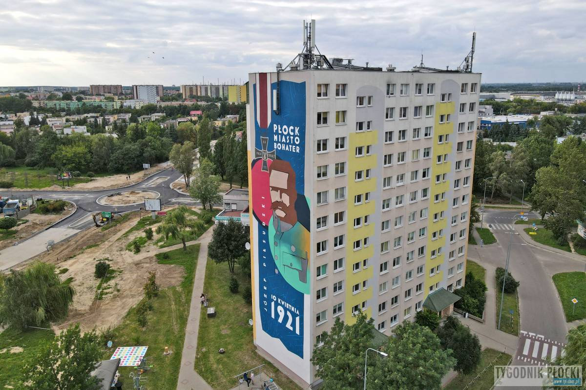 mural-patriotyczny-plock-pilsudski-001