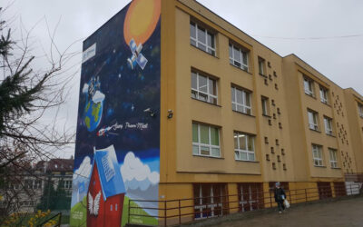 Mural w Wieliczce, stworzony na ścianie Szkoły Podstawowej nr 3